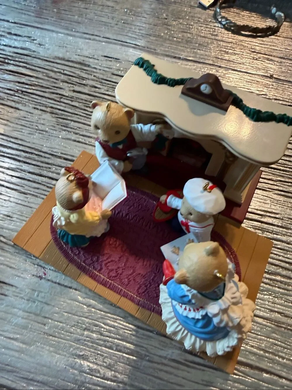 Hallmark The Bearingers Keepsake Ornaments Set of 4 PLUS Light Up Base EUC